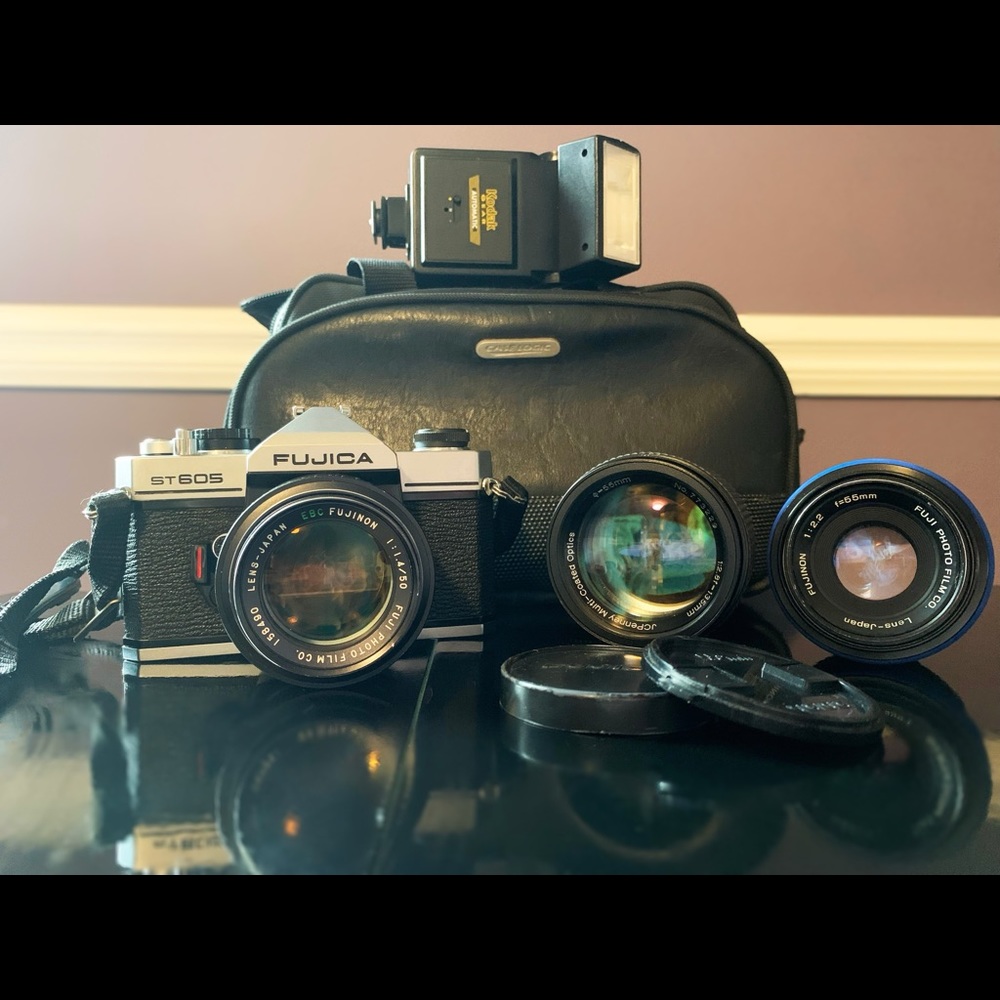 FUJICA ST605 vintage camera with accessories